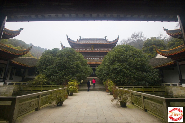 0Q040001547.jpg