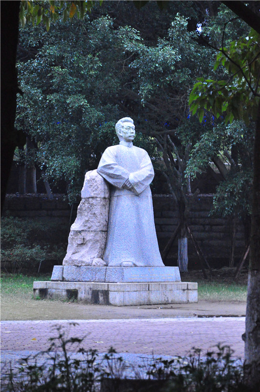 Ƭ 886.jpg