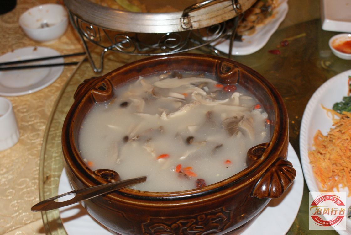 EWdhEygU.jpg